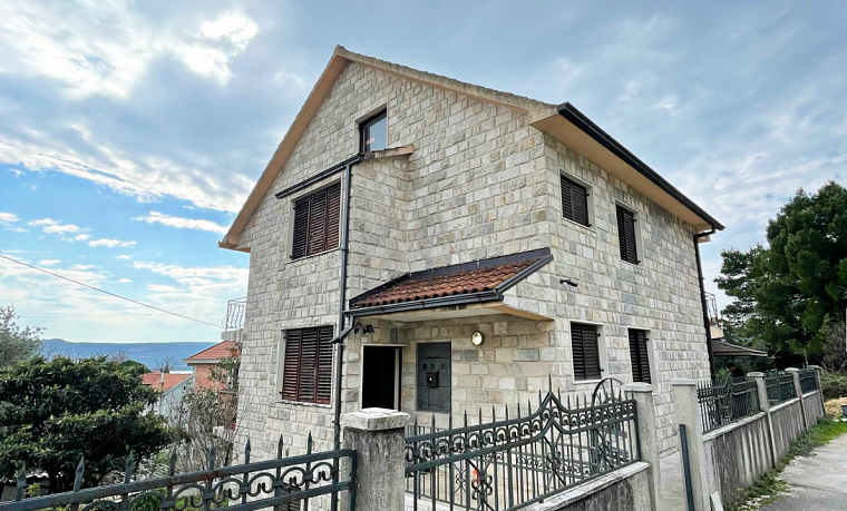 Geräumiges und komfortables Einfamilienhaus in der wunderschönen Stadt Tivat